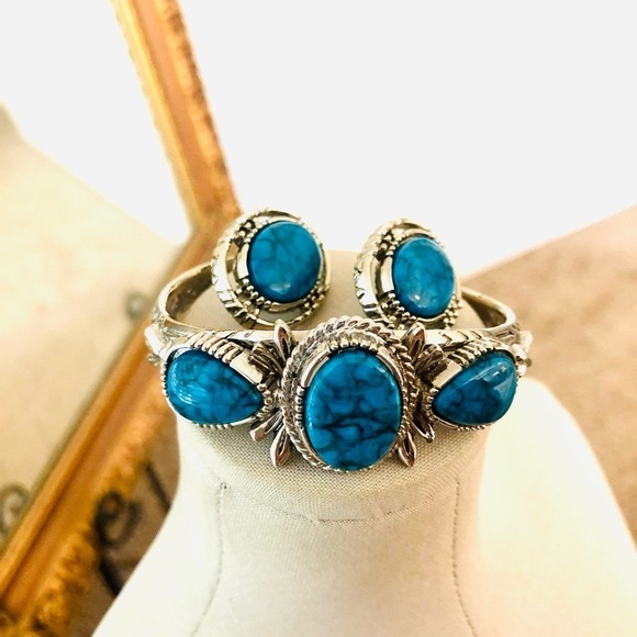 Vintage Ornate ART Turquoise Bracelet Earrings Set - Picture 3 of 16